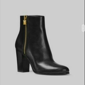 MK Margaret Ankle Leather Boots
